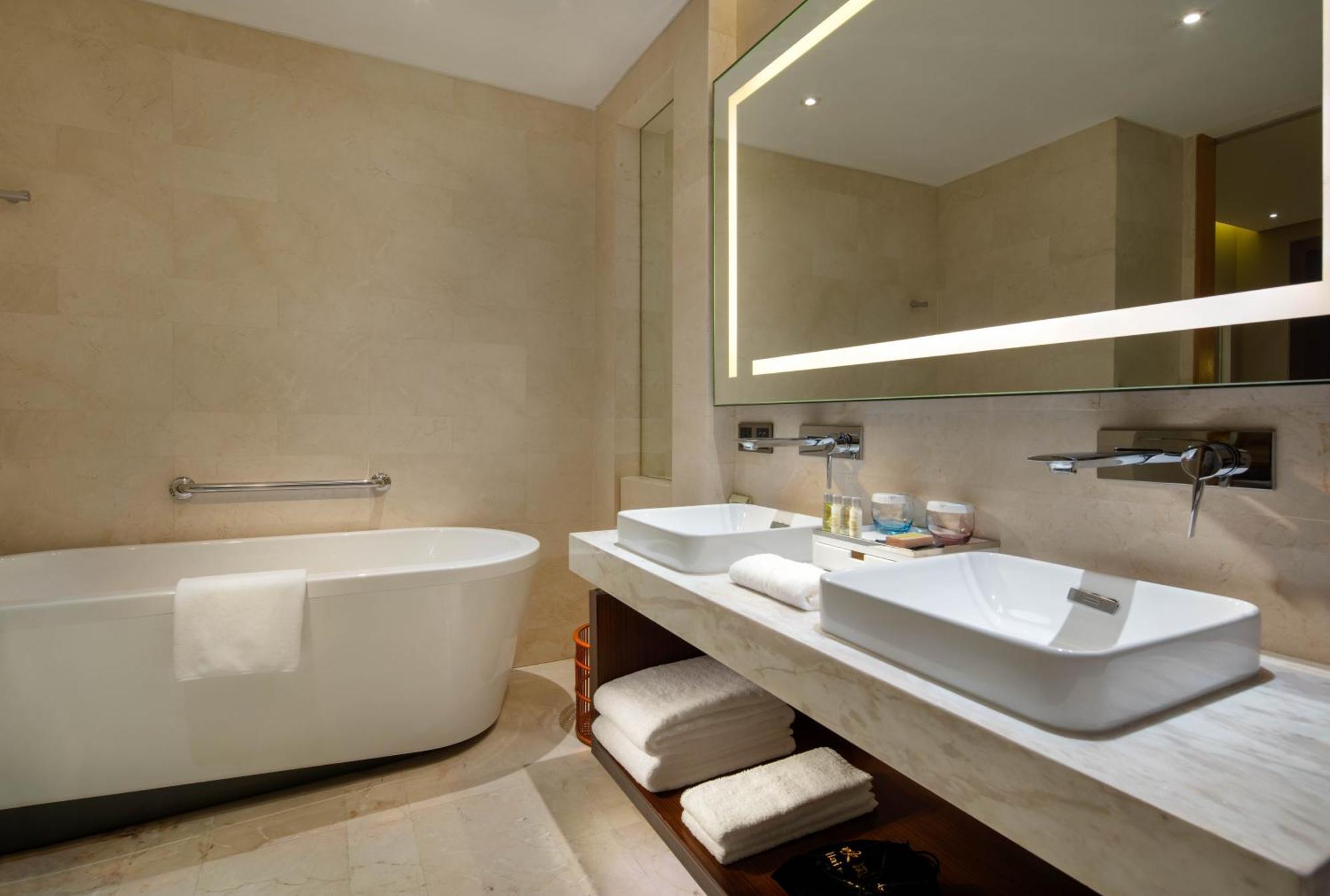 Hilton Garden Inn Lijiang Лицзян Экстерьер фото